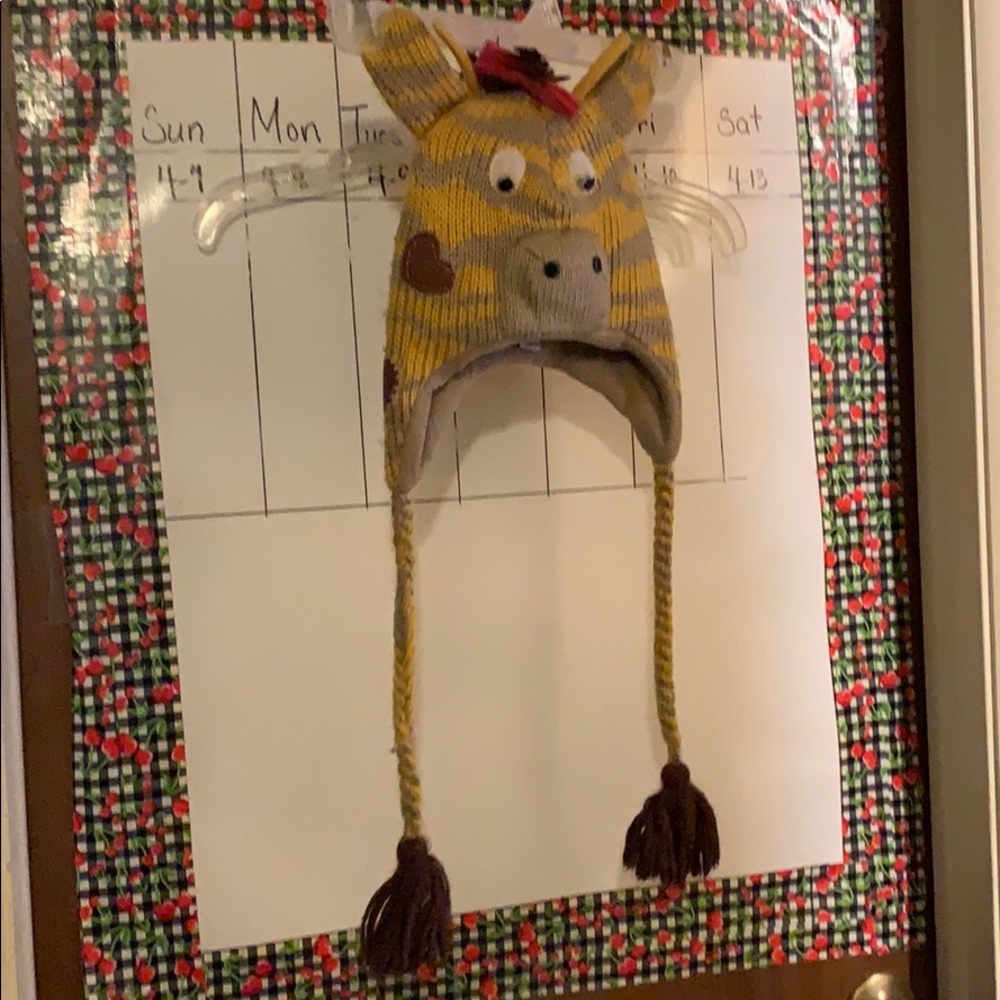 Giraffe hat